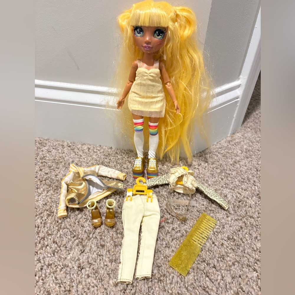 Rainbow High Sunny Madison Fashion Doll